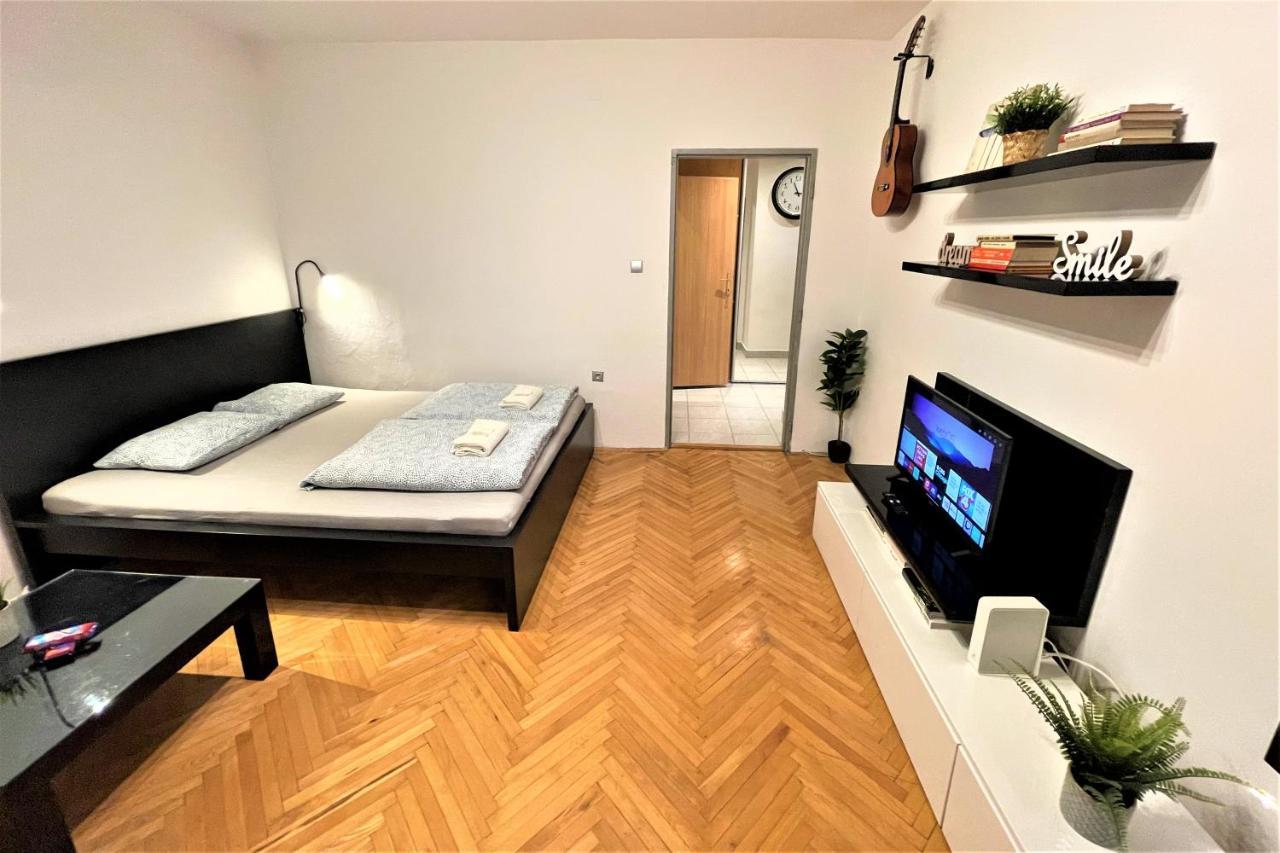 Apartment Helen - Old Town, Ac براتسيلافا المظهر الخارجي الصورة