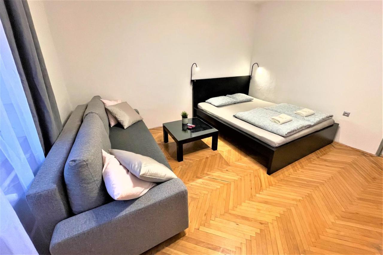 Apartment Helen - Old Town, Ac براتسيلافا المظهر الخارجي الصورة