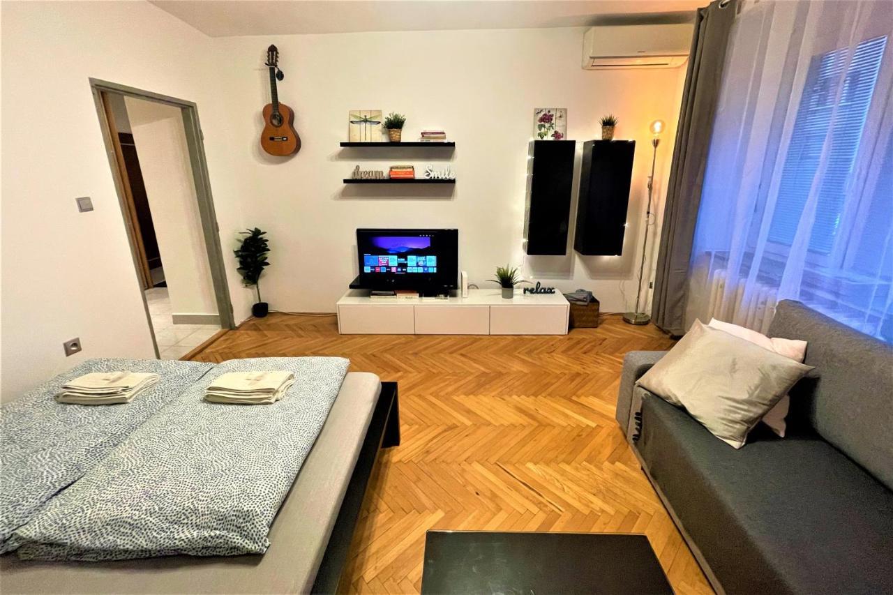 Apartment Helen - Old Town, Ac براتسيلافا المظهر الخارجي الصورة