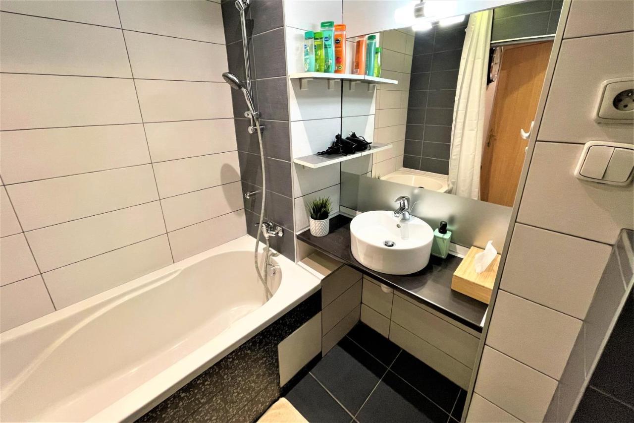 Apartment Helen - Old Town, Ac براتسيلافا المظهر الخارجي الصورة